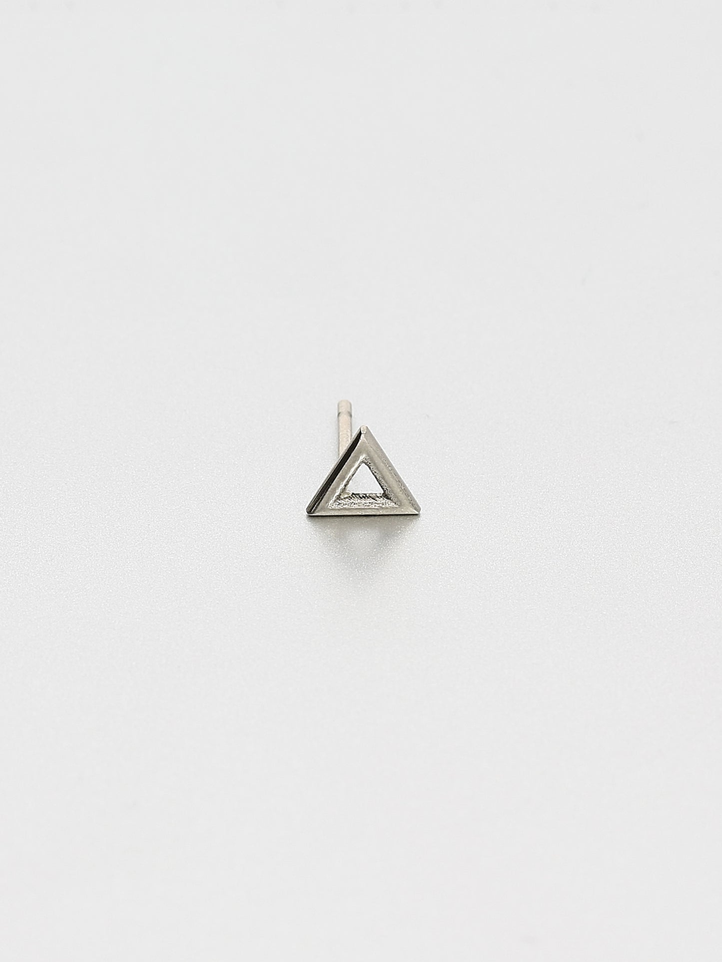Vertex Stud Earrings, White gold 1