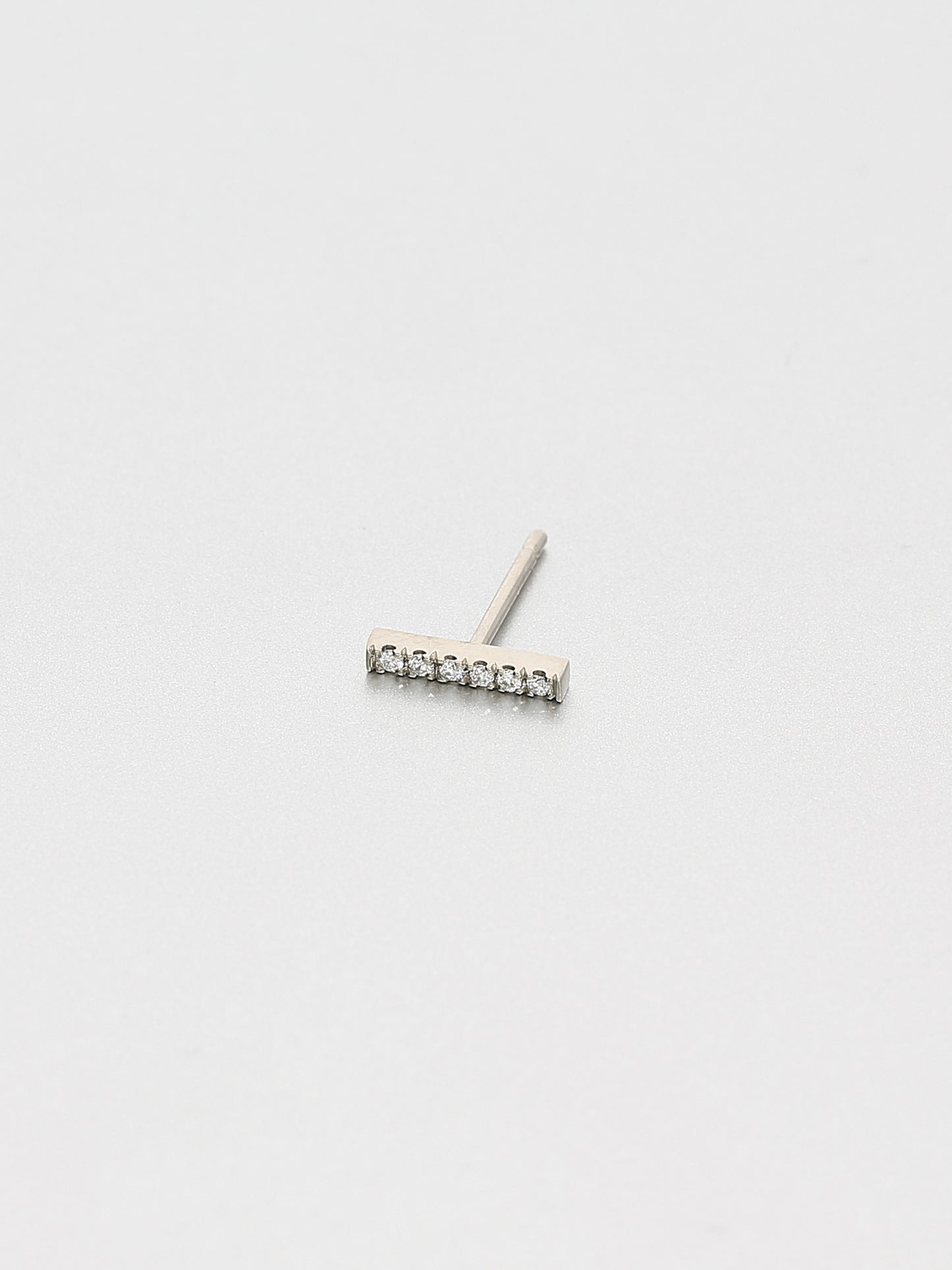 Vertex Stud Earrings, White gold 1