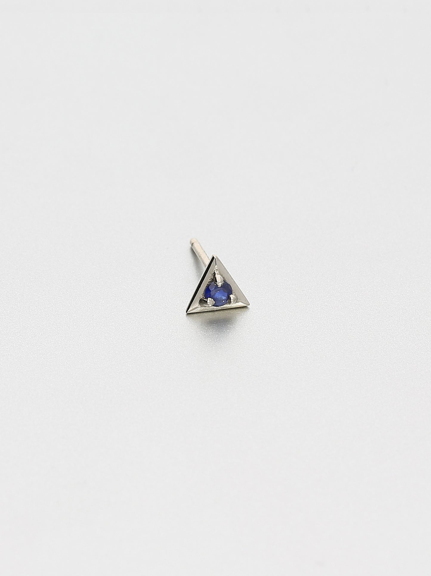 Vertex Stud Earrings, White gold 1